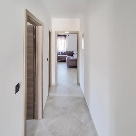 1 Bedroom Cozy In